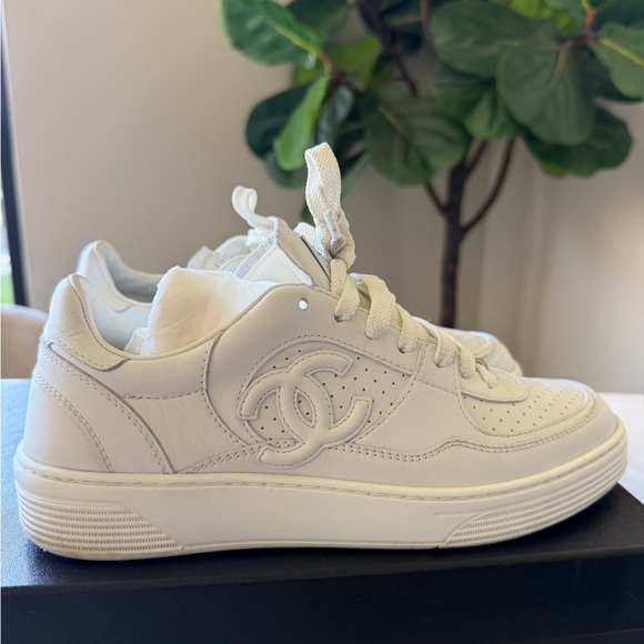 Chanel Women's White Leather Low-Top Sneakers - Picture 10 of 11